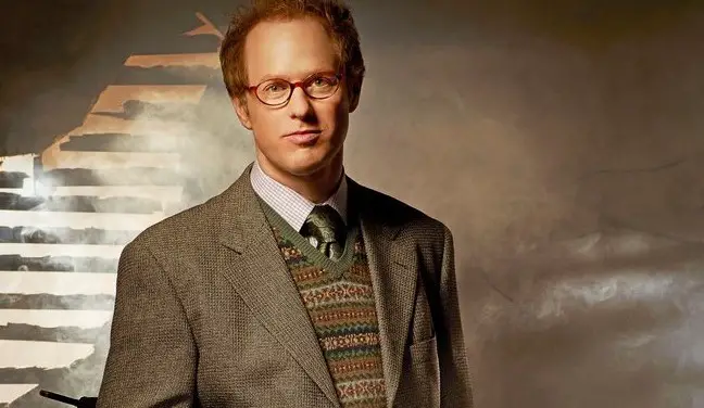 EXCLUSIVE INTERVIEW: Raphael Sbarge on his unforgettable Dr. Hopper/Jiminy Cricket of ABC show “Once upon a Time” – WATCH!